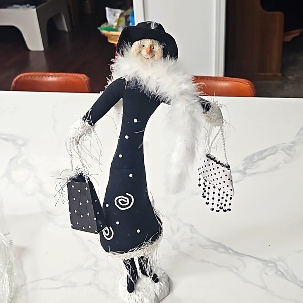 Posh snowmaiden 17in tall black white design